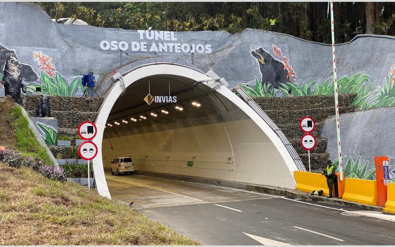LA LÍNEA TUNNEL, ONE OF THE MOST IMPORTANT INFRASTRUCTURES IN COLOMBIA, IS NOW OPENED AND ILLUMINATED BY CARANDINI